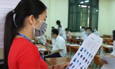 Hà Nội: Cụ ông 82 tuổi dự thi tốt nghiệp THPT năm 2022