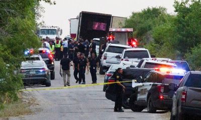 Vụ hàng chục người tử vong trong thùng xe tải ở biên giới Mỹ - Mexico: Tài xế có biểu hiện phê ma túy