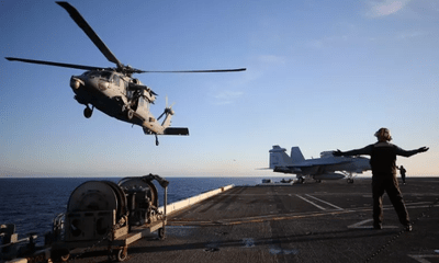Trực thăng Mỹ đánh rơi 5 tên lửa 'sát thủ' xuống biển