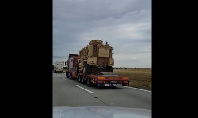 Cận cảnh đoàn xe bọc thép của Mỹ tiến vào Ukraine