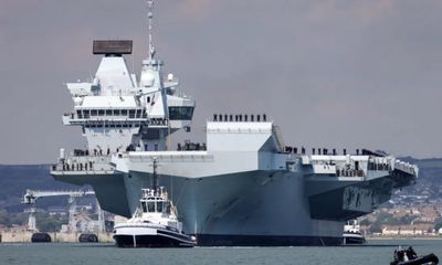 Hàng không mẫu hạm 3,5 tỷ USD của Anh ‘gãy cánh’ ngay sau khi rời cảng