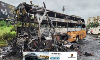 Ấn Độ: Xe bus bốc cháy, gần 50 người thương vong