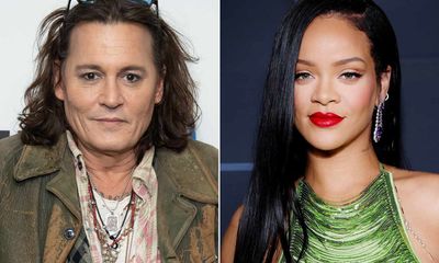 Mời Johnny Depp trình diễn trong show thời trang, Rihanna bị khán giả tẩy chay