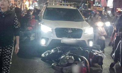 Ô tô gây tai nạn liên hoàn, đâm hàng loạt xe máy trên phố Bạch Mai