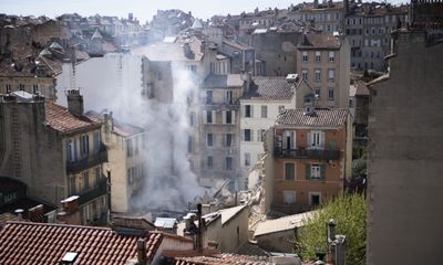 Sập chung cư 4 tầng ở Pháp, 8 người mất tích