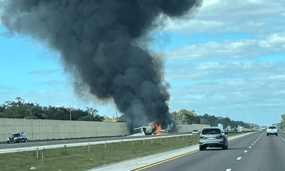 Máy bay rơi, phát nổ gần đường cao tốc ở Mỹ, 5 người thiệt mạng
