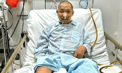 Bố nạn nhân bị thương nặng nhất trong vụ cháy chung cư mini tại Hà Nội: Phép màu đã đến với con trai