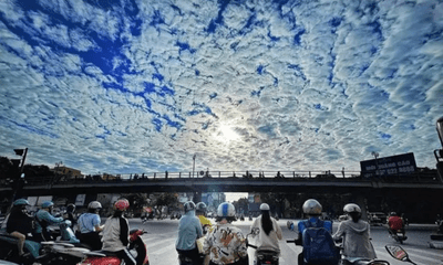 Bầu trời Hà Nội bỗng xuất hiện mây vảy rồng khiến người dân lo lắng, chuyên gia nói gì?