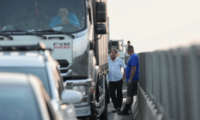 8 ô tô tông liên hoàn, đường cao tốc Trung Lương- Mỹ Thuận bị 