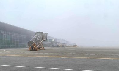 Nhiều chuyến bay phải chuyển hướng do sương mù dày đặc