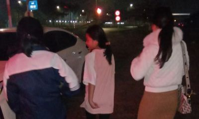 Giải cứu 2 nữ sinh lớp 8 nghi bị người đàn ông lạ mặt dụ dỗ bỏ nhà đi ở Nghệ An
