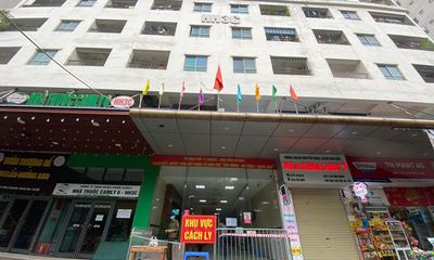 Hà Nội: Bảo vệ quán cà phê mắc COVID-19, phong tỏa thêm 1 tòa chung cư HH Linh Đàm