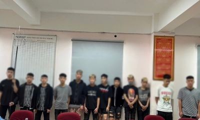 Bắt nhóm thanh niên mang hung khí từ Hưng Yên lên Hà Nội gây rối