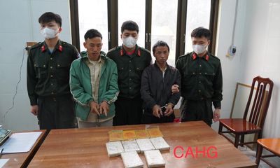 Hà Giang: Bắt quả tang 2 đối tượng vận chuyển, mua bán 10 bánh heroin