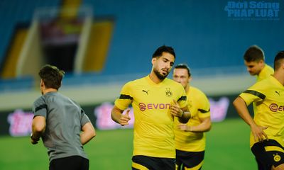 CLB Dortmund làm quen sân Mỹ Đình trước trận giao hữu với tuyển Việt Nam