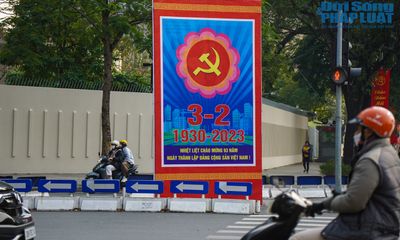 Hà Nội: Đường phố ngập tràn sắc đỏ nhân ngày kỷ niệm 93 năm thành lập Đảng