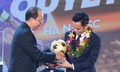 Văn Quyết giành Quả bóng vàng Việt Nam 2022