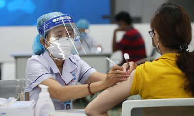 Đời sống - Hà Nội: Người dân chủ động tiêm chủng mũi vaccine bổ sung phòng COVID 19