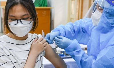 Tin tức thời sự mới nóng nhất 23/12: Hà Nội triển khai tiêm vaccine mũi 2 cho học sinh