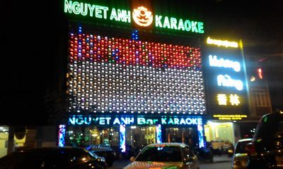 Lào Cai mở lại vũ trường, quán bar, karaoke, massage từ ngày 18/3 