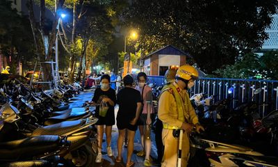 Tin tức thời sự mới nóng nhất 25/4: Xử phạt điểm trông giữ phương tiện vi phạm trong phố cổ Hà Nội