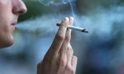 Hà Nội: Hút thuốc ở nơi công cộng sẽ bị tố cáo qua ứng dụng đặc biệt này 