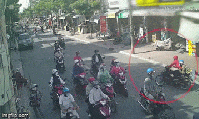  Video: Bắt 2 kẻ cướp iPhone chạy từ Long An sang Tiền Giang