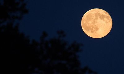 Siêu trăng và mưa sao băng cùng xuất hiện trong đêm rằm tháng 7