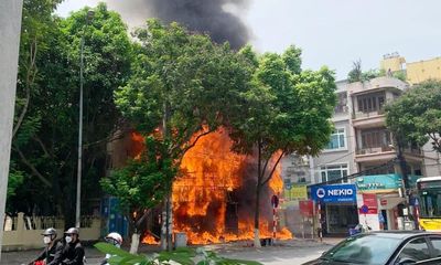 Hiện trường vụ cháy cửa hàng linh kiện máy tính ở Hà Nội 