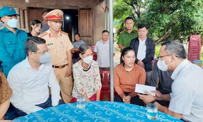 Vụ tai nạn 4 người tử vong ở Huế: Phút chốc vợ mất chồng, con mất cha