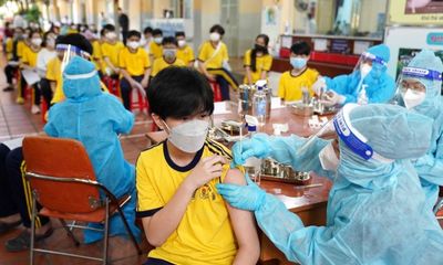 Tin thời sự mới nóng nhất 16/8: Sở Y tế Hà Nội yêu cầu tăng tốc tiêm vaccine COVID-19 cho trẻ 5-11 tuổi