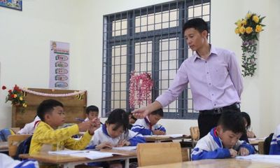 Hơn 280.000 học sinh Quảng Ngãi nghỉ học từ ngày 27/9 để tránh bão Noru