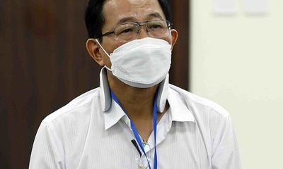 Vụ biển thủ 3,8 triệu USD: Cựu Thứ trưởng Y tế Cao Minh Quang lĩnh 30 tháng tù treo