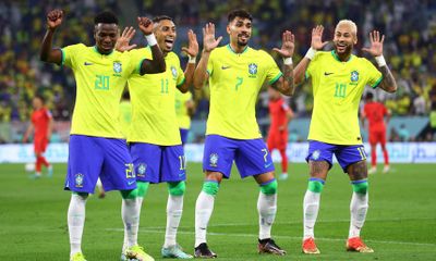 Vì sao Brazil thay thủ môn ở phút 81 trong trận gặp Hàn Quốc?