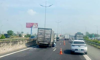 Tin tức tai nạn giao thông mới ngày 27/12: Hai xe tải va chạm trên cao tốc, một người nhập viện cấp cứu