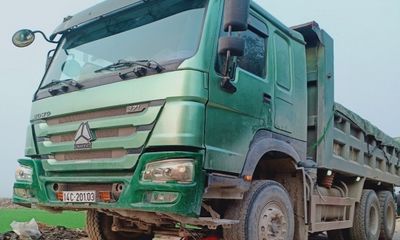 Nghệ An: Va chạm với xe tải, 3 mẹ con tử vong thương tâm