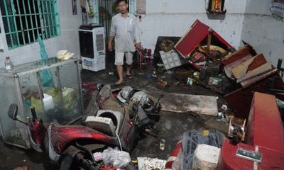 Đồng Nai: Lũ quét cuốn trôi đồ đạc khiến khu phố tan hoang, đổ nát 