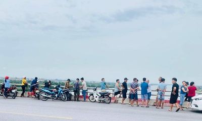 Hải Dương: Nam thanh niên bỏ lại xe máy, nghi nhảy cầu tự tử