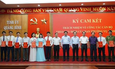 Quảng Bình công bố quyết định công tác đối với 10 cán bộ chủ chốt