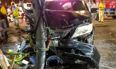 Vụ xe Camry tông người ngồi quán trà đá vỉa hè ở Hà Nội: Sức khỏe 3 nạn nhân bị thương