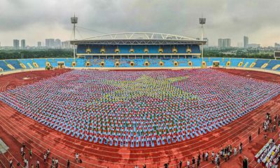 5.000 người đồng diễn yoga, xếp hình lá cờ Tổ Quốc xác lập kỷ lục 