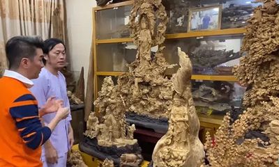 Hoài Linh xứng danh đại gia ngầm của showbiz Việt: Xây nhà thờ tổ trăm tỷ, dạy Đàm Vĩnh Hưng chơi kim cương