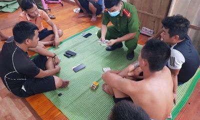 Bắc Giang: Nhóm con bạc tụ tập đánh ba cây 