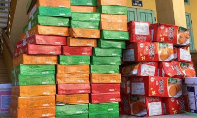 Hà Nội: Phát hiện hơn 11.000 hộp bánh trung thu trôi nổi
