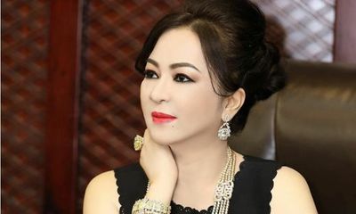Tạm đình chỉ giải quyết đơn ca sĩ Vy Oanh tố cáo bà Nguyễn Phương Hằng