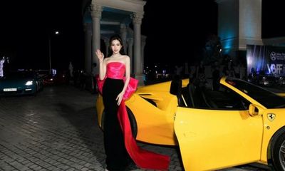 Gặp sự cố trang phục trên thảm đỏ, phản ứng của Hoa hậu Đỗ Thị Hà khiến mọi người bất ngờ