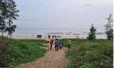 Nghệ An: Ra biển mò ngao, bé trai đuối nước thương tâm