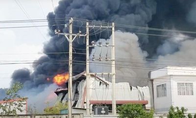Long An: Cháy lớn suốt nhiều giờ tại Khu công nghiệp Hải Sơn