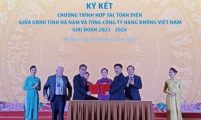 Vietnam Airlines ký kết hợp tác toàn diện với tỉnh Hà Nam