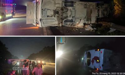 Phú Thọ: Xe khách 45 chỗ mất lái, lật ngang trên cao tốc Nội Bài - Lào Cai